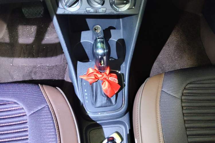 Used Volkswagen Polo 2016 1.4L Automatic Trendy Model Gear Lever