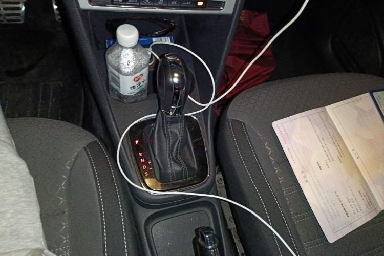 Used Volkswagen Polo 2016 1.6L Cross Polo Automatic Gear Lever