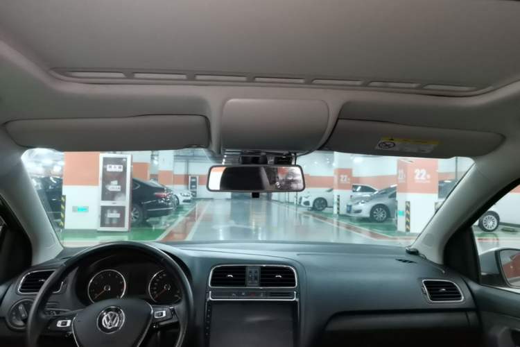 Used Volkswagen Polo 2016 1.6L Cross Polo Automatic Headliner
