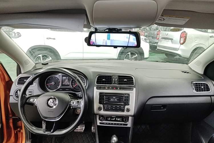 Used Volkswagen Polo 2016 1.6L Cross Polo Automatic Headliner
