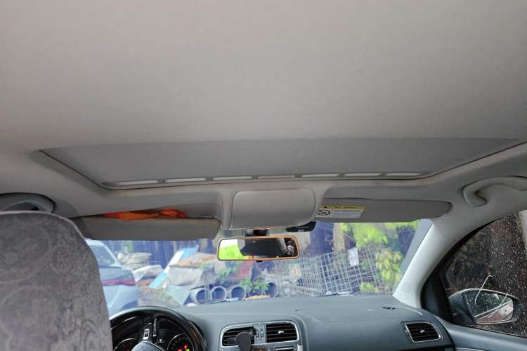 Used Volkswagen Polo 2016 1.6L Cross Polo Automatic Headliner