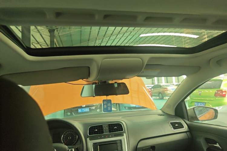 Used Volkswagen Polo 2016 1.6L Cross Polo Automatic Headliner
