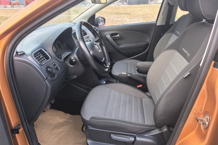 Used Volkswagen Polo 2016 1.6L Cross Polo Automatic Interior 1