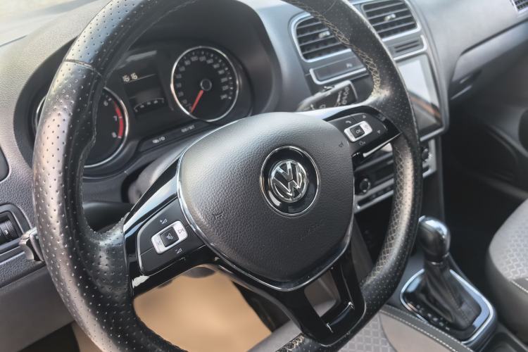 Used Volkswagen Polo 2016 1.6L Cross Polo Automatic Interior 2