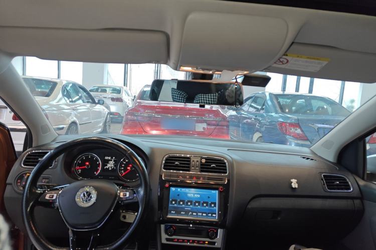 Used Volkswagen Polo 2016 1.6L Cross Polo Automatic Interior 2