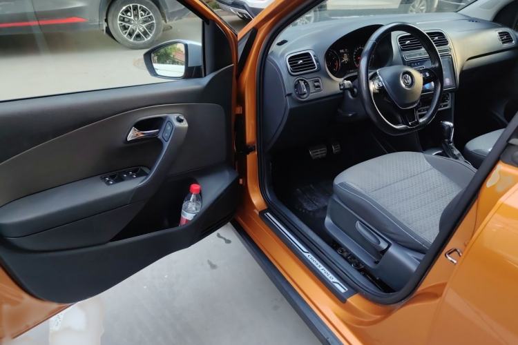 Used Volkswagen Polo 2016 1.6L Cross Polo Automatic Interior 3