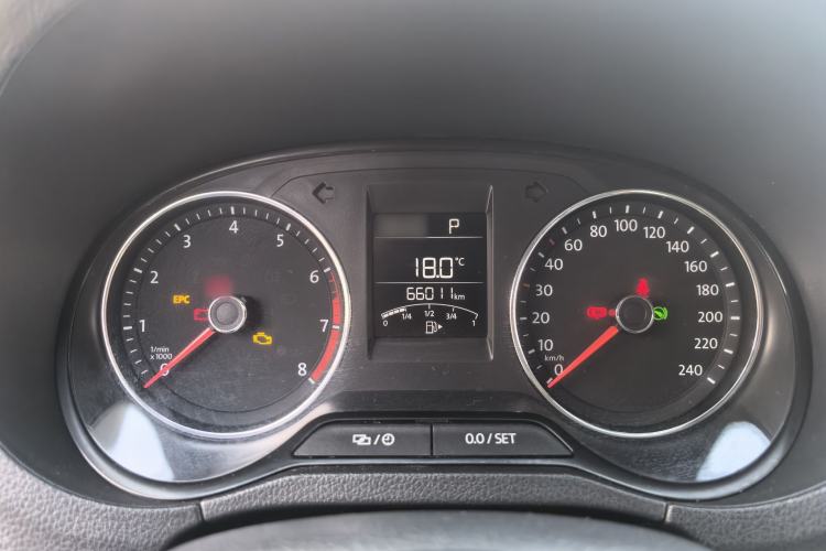 Used Volkswagen Polo 2016 1.6L Cross Polo Automatic Interior 5