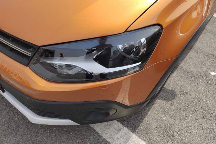 Used Volkswagen Polo 2016 1.6L Cross Polo Automatic Left Front Headlight