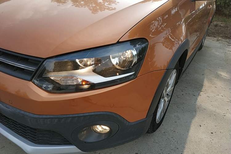 Used Volkswagen Polo 2016 1.6L Cross Polo Automatic Left Front Headlight