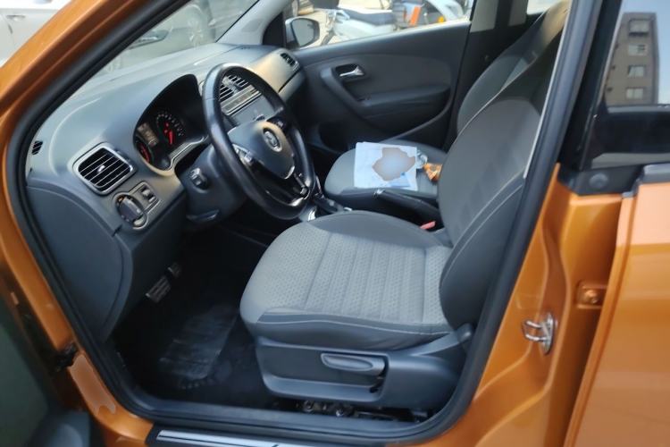 Used Volkswagen Polo 2016 1.6L Cross Polo Automatic Left Front Seat