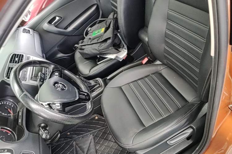 Used Volkswagen Polo 2016 1.6L Cross Polo Automatic Left Front Seat