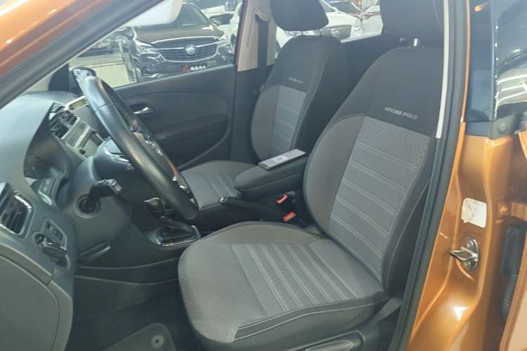 Used Volkswagen Polo 2016 1.6L Cross Polo Automatic Left Front Seat