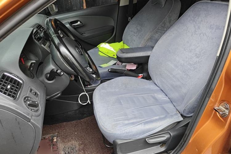 Used Volkswagen Polo 2016 1.6L Cross Polo Automatic Left Front Seat