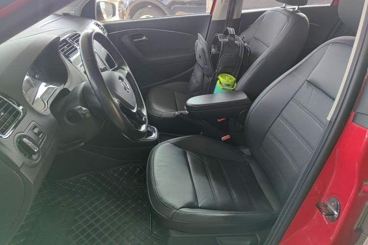 Used Volkswagen Polo 2016 1.6L Automatic Luxury Model Left Front Seat