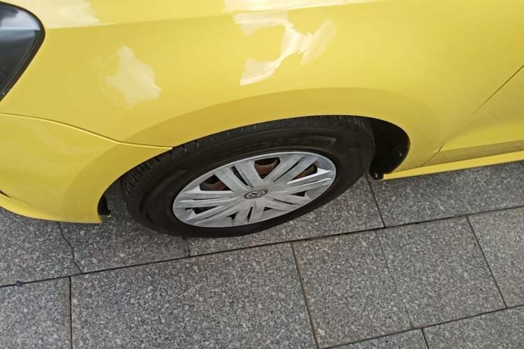 Used Volkswagen Polo 2016 1.4L Automatic Trendy Model Left Front Wheel Hub