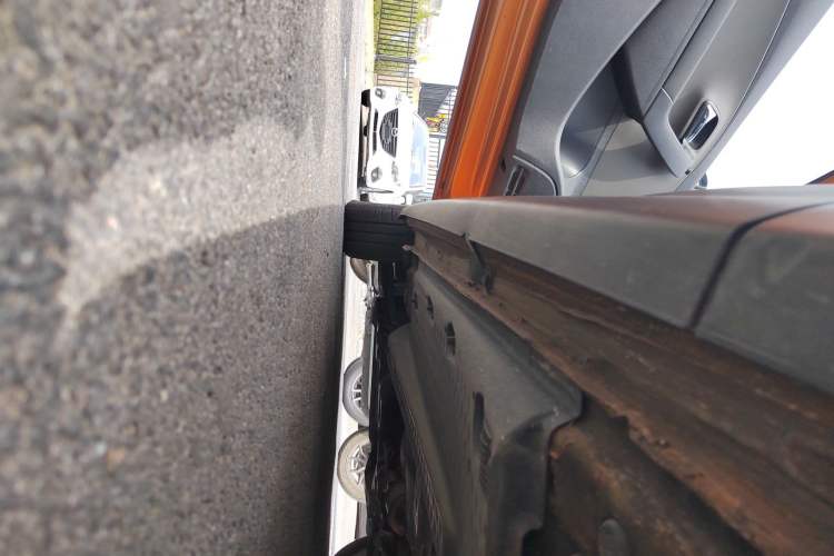 Used Volkswagen Polo 2016 1.6L Cross Polo Automatic Left Side Sill