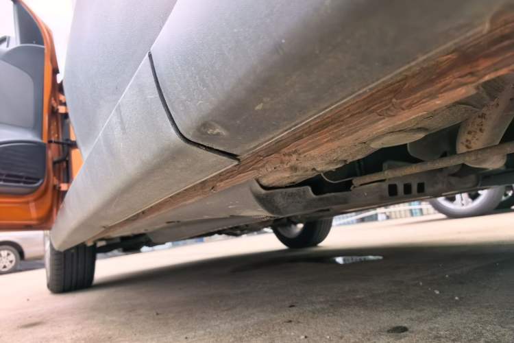 Used Volkswagen Polo 2016 1.6L Cross Polo Automatic Left Side Sill