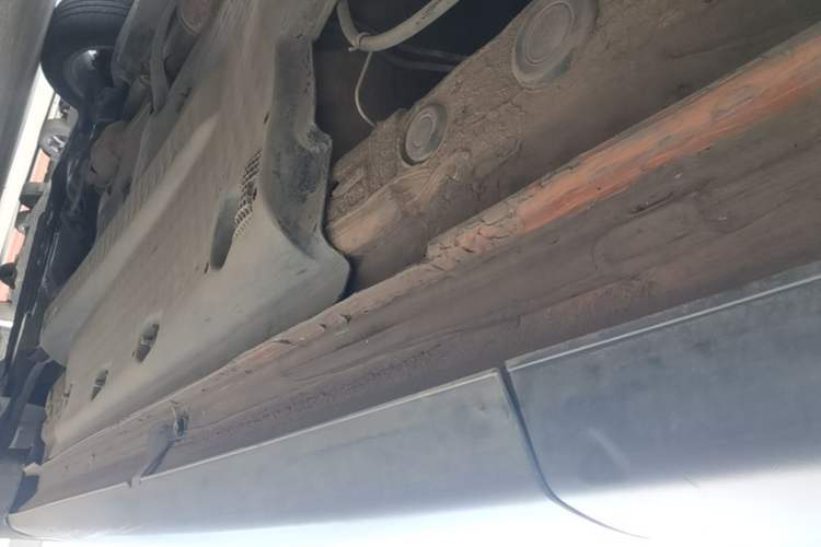 Used Volkswagen Polo 2016 1.6L Cross Polo Automatic Left Side Sill