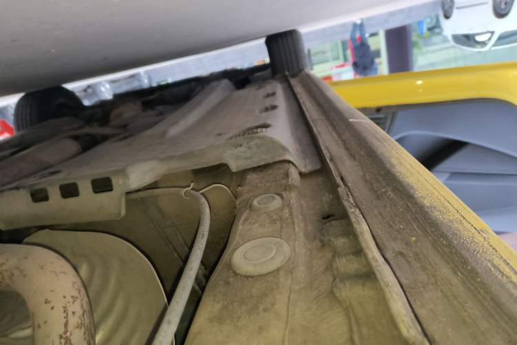 Used Volkswagen Polo 2016 1.4L Automatic Trendy Model Left Side Sill
