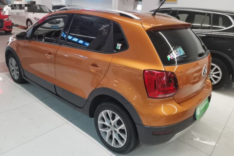 Used Volkswagen Polo 2016 1.6L Cross Polo Automatic Rear Left 45 Deg