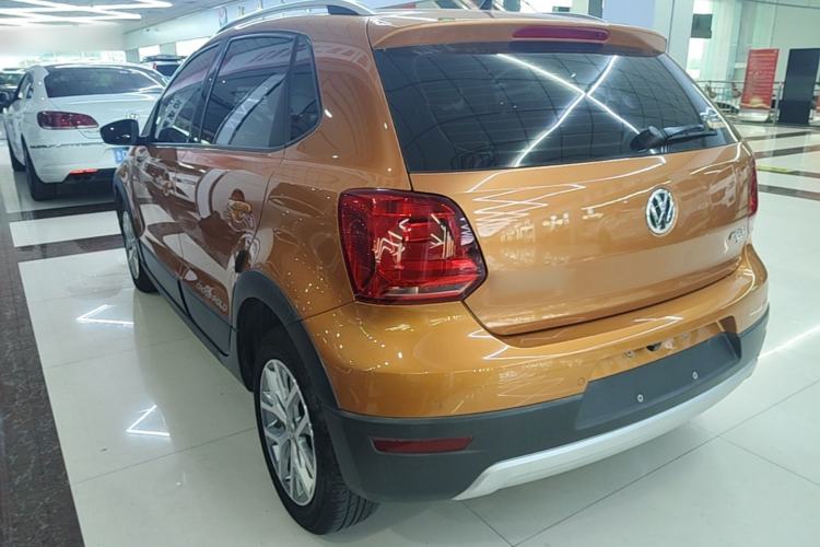 Used Volkswagen Polo 2016 1.6L Cross Polo Automatic Rear Left 45 Deg