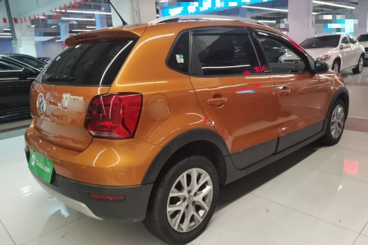 Used Volkswagen Polo 2016 1.6L Cross Polo Automatic Rear Right 45 Deg