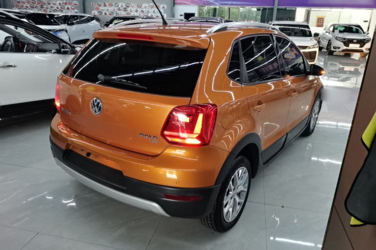 Used Volkswagen Polo 2016 1.6L Cross Polo Automatic Rear Right 45 Deg