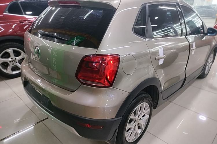 Used Volkswagen Polo 2016 1.4L Cross Polo Automatic Rear Right 45 Deg