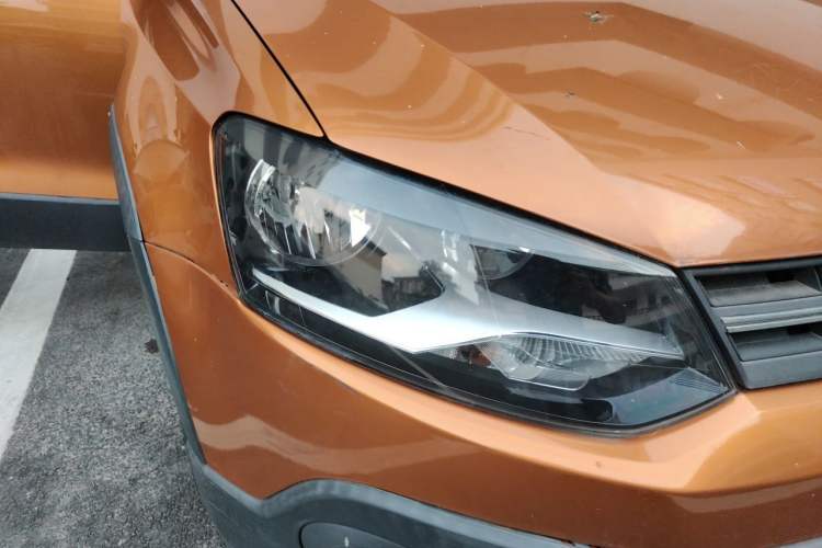 Used Volkswagen Polo 2016 1.4L Cross Polo Automatic Right Front Headlight