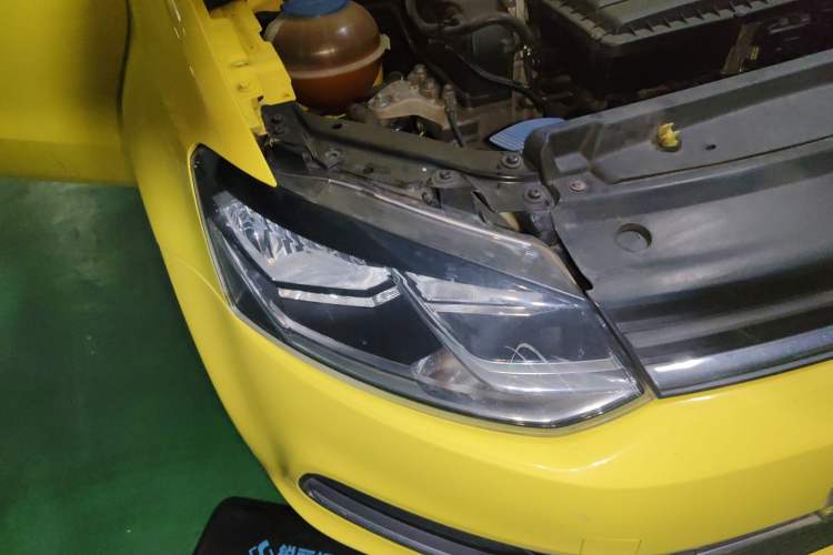 Used Volkswagen Polo 2016 1.6L Automatic Comfort Model Right Front Headlight