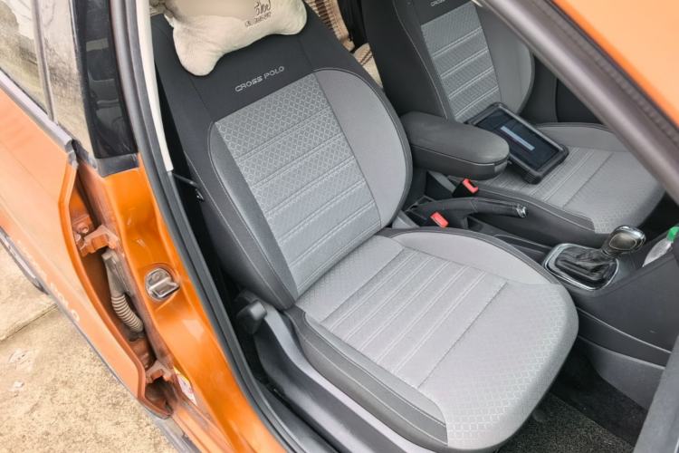 Used Volkswagen Polo 2016 1.6L Cross Polo Automatic Right Front Seat