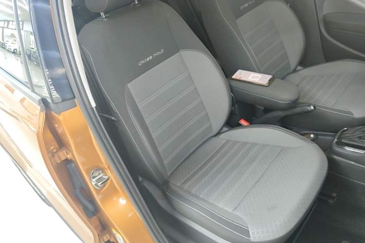 Used Volkswagen Polo 2016 1.6L Cross Polo Automatic Right Front Seat