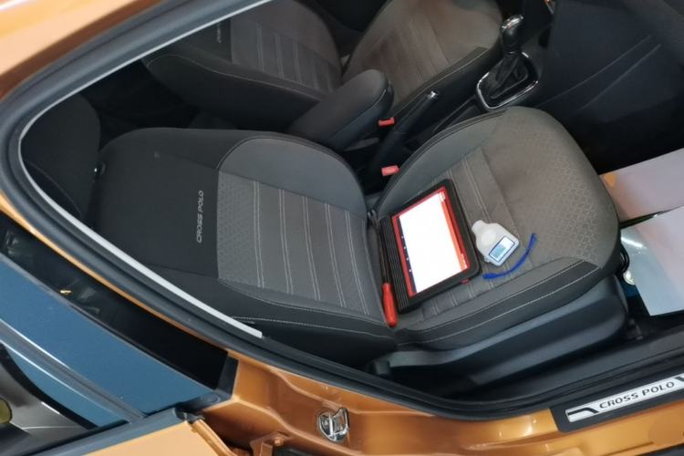 Used Volkswagen Polo 2016 1.6L Cross Polo Automatic Right Front Seat
