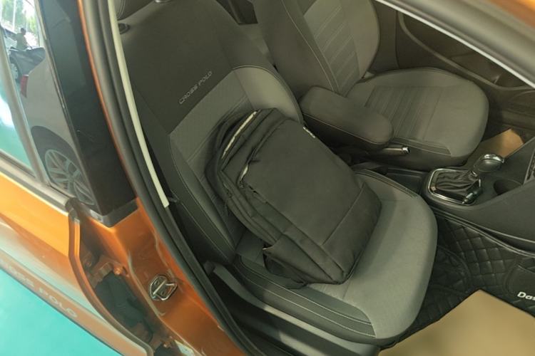Used Volkswagen Polo 2016 1.6L Cross Polo Automatic Right Front Seat