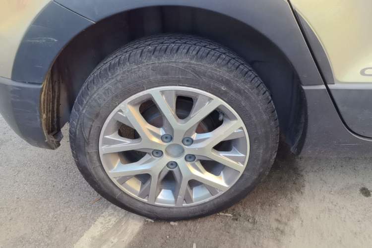 Used Volkswagen Polo 2016 1.4L Cross Polo Automatic Right Rear Wheel Hub