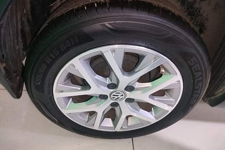 Used Volkswagen Polo 2016 1.4L Cross Polo Automatic Right Rear Wheel Hub