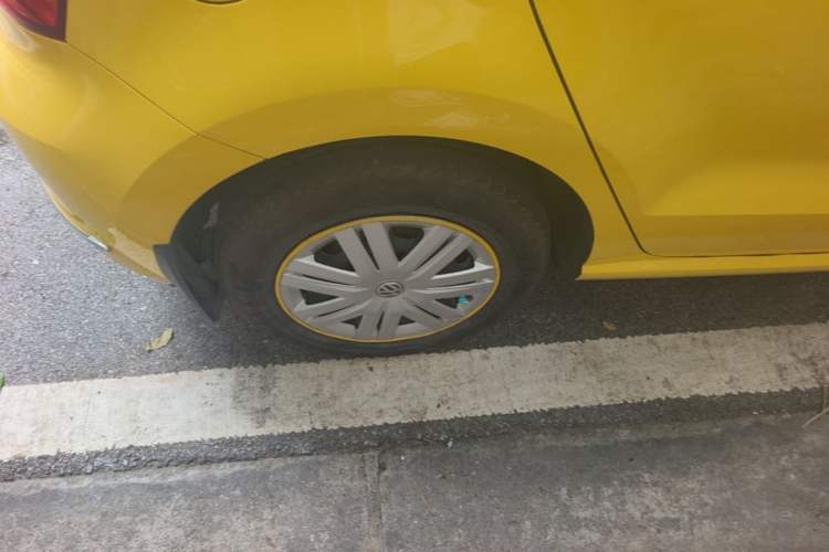 Used Volkswagen Polo 2016 1.4L Automatic Trendy Model Right Rear Wheel Hub