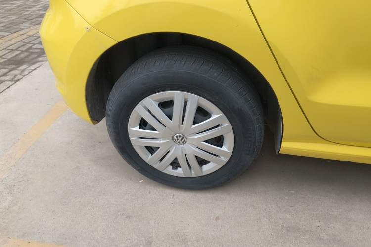 Used Volkswagen Polo 2016 1.4L Automatic Trendy Model Right Rear Wheel Hub