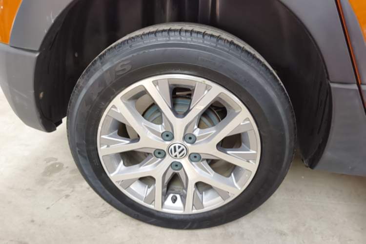 Used Volkswagen Polo 2016 1.6L Cross Polo Automatic Right Rear Wheel Hub