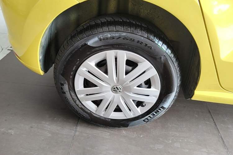 Used Volkswagen Polo 2016 1.4L Automatic Trendy Model Right Rear Wheel Hub