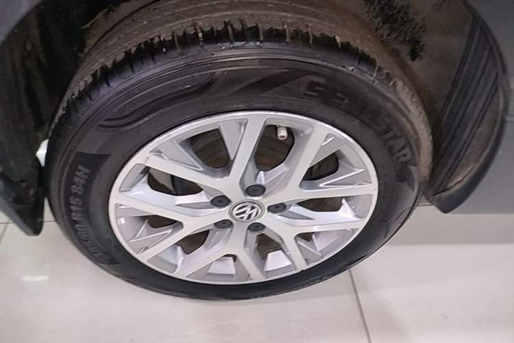 Used Volkswagen Polo 2016 1.4L Cross Polo Automatic Right Rear Wheel Hub