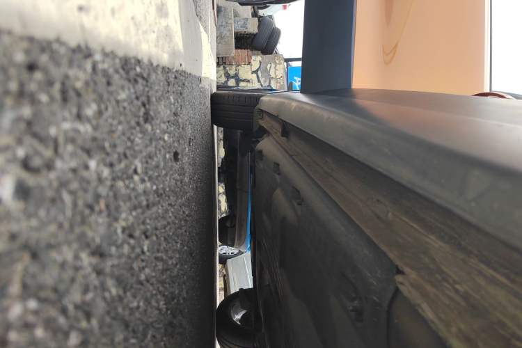 Used Volkswagen Polo 2016 1.6L Cross Polo Automatic Right Side Sill
