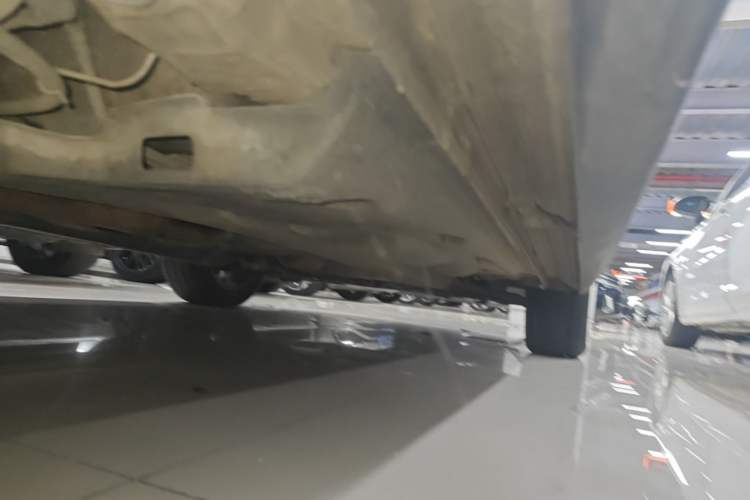Used Volkswagen Polo 2016 1.6L Cross Polo Automatic Right Side Sill