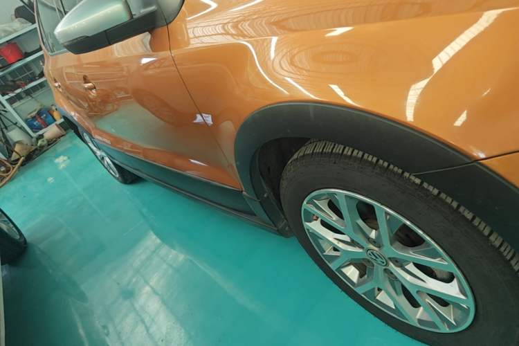 Used Volkswagen Polo 2016 1.6L Cross Polo Automatic Right Side Sill