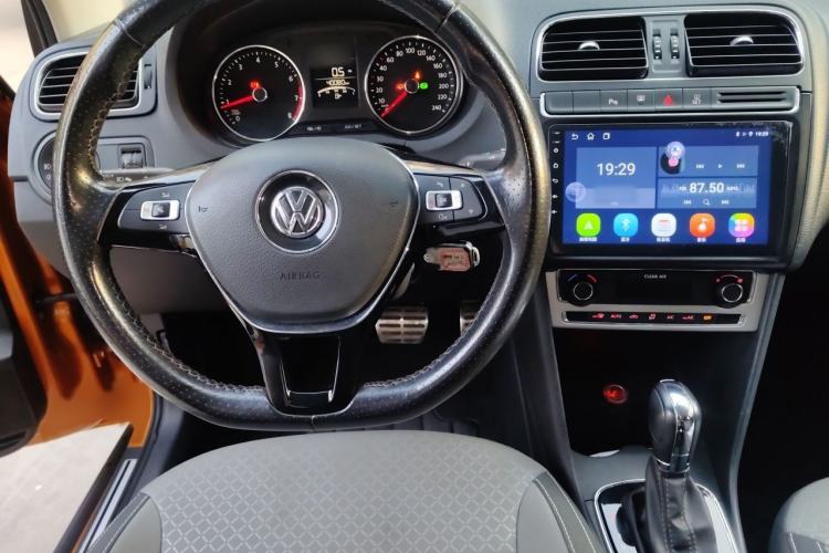 Used Volkswagen Polo 2016 1.6L Cross Polo Automatic Steering Wheel