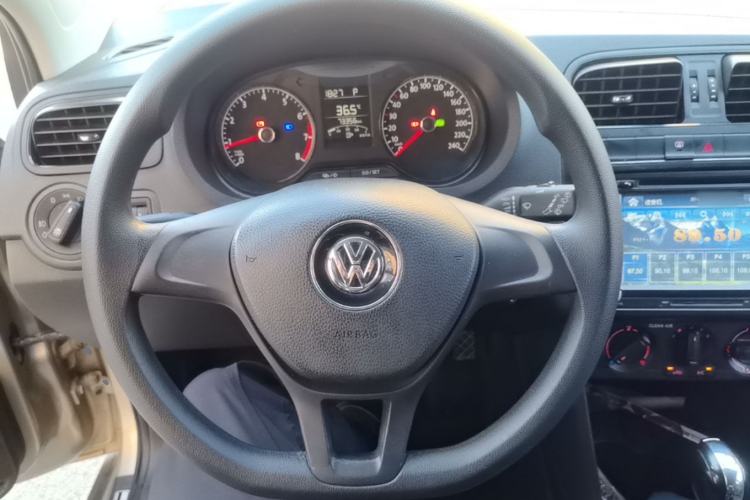 Used Volkswagen Polo 2016 1.4L Cross Polo Automatic Steering Wheel