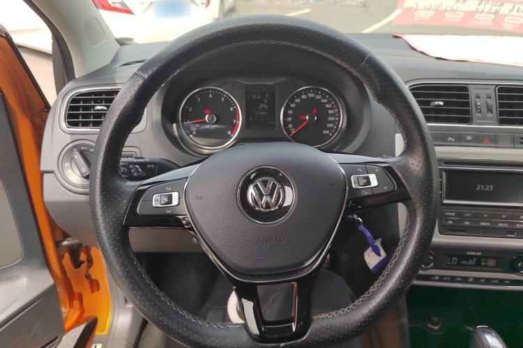 Used Volkswagen Polo 2016 1.6L Cross Polo Automatic Steering Wheel