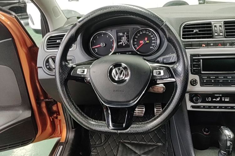Used Volkswagen Polo 2016 1.6L Cross Polo Automatic Steering Wheel