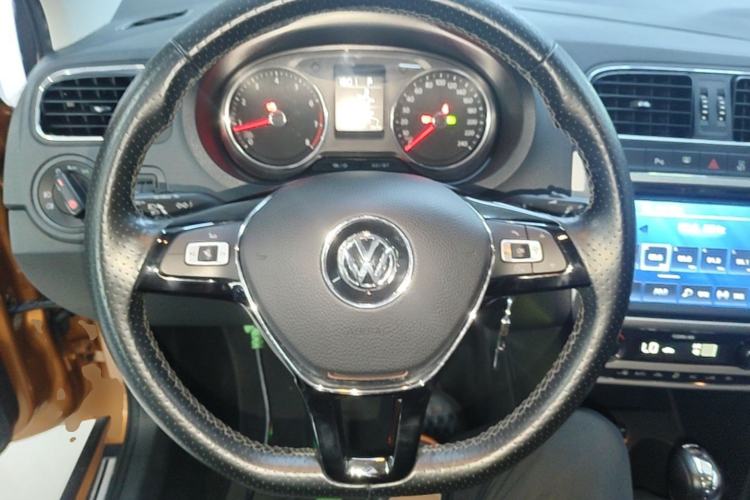 Used Volkswagen Polo 2016 1.6L Cross Polo Automatic Steering Wheel