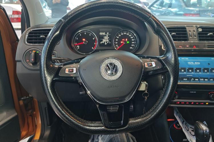 Used Volkswagen Polo 2016 1.6L Cross Polo Automatic Steering Wheel